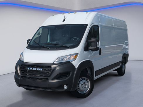 Used 2025 RAM ProMaster 2500 w/ Convenience Group FWD image 2