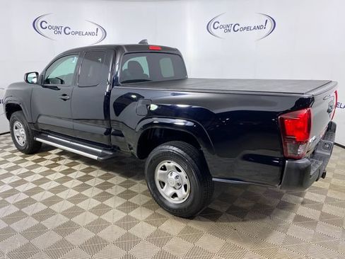 Certified 2022 Toyota Tacoma SR AWD/4WD image 4