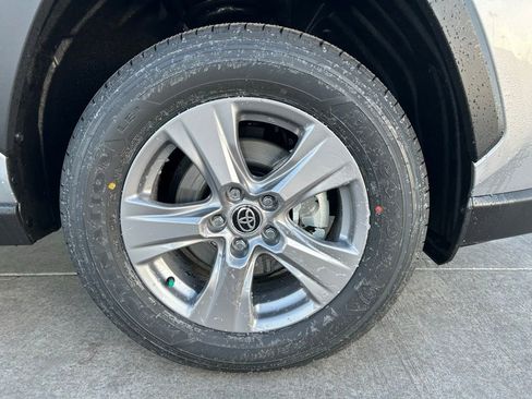 Used 2025 Toyota RAV4 XLE image 39