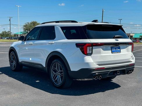 Used 2025 Ford Explorer ST AWD/4WD image 8