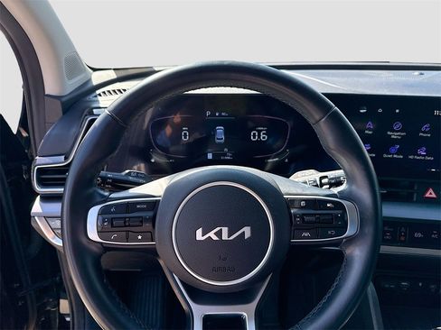 Used 2023 Kia Sportage EX image 13