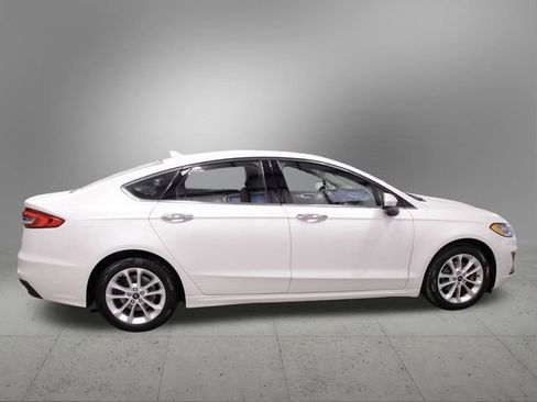 Used 2020 Ford Fusion SE image 8