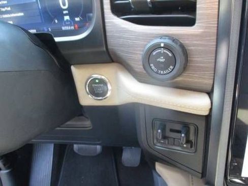 Used 2023 Ford Expedition Max Limited image 5