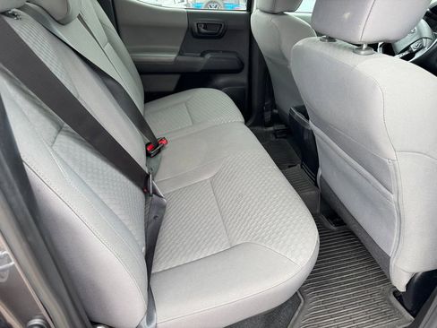 Used 2021 Toyota Tacoma SR w/ SR Convenience Package image 5