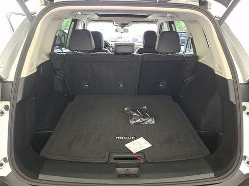 Used 2023 Nissan Rogue SV w/ SV Premium Package FWD image 34