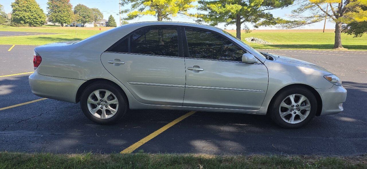 Used 2005 Toyota Camry LE FWD image 2