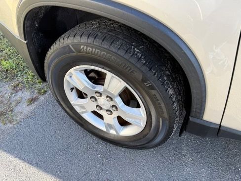 Used 2012 GMC Acadia SLE image 10