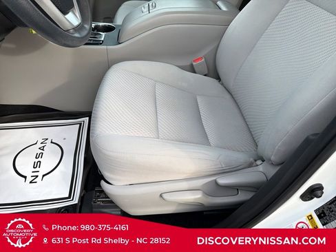 Used 2019 Toyota Highlander LE image 13