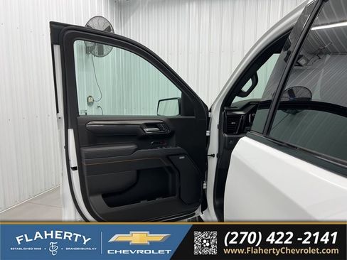 Used 2025 GMC Sierra 1500 AT4 w/ Technology Package AWD/4WD image 8