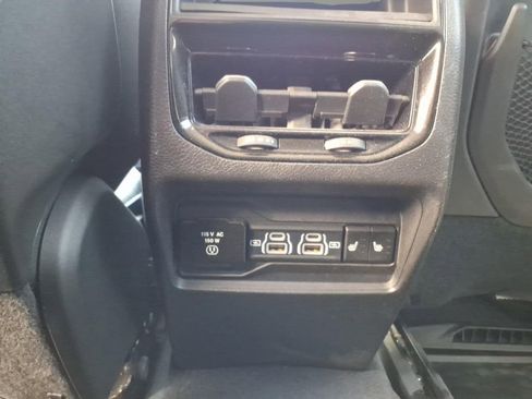 Used 2023 Jeep Grand Cherokee Limited AWD/4WD image 14