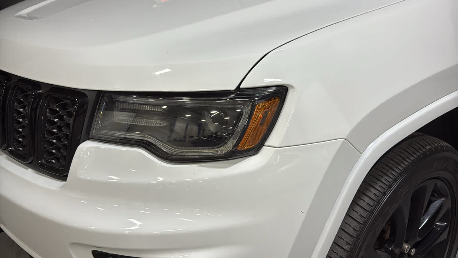 Used 2020 Jeep Grand Cherokee Altitude AWD/4WD image 7