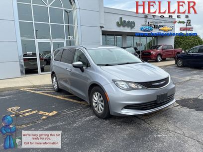 Used 2017 Chrysler Pacifica Touring w/ Tire & Wheel Group