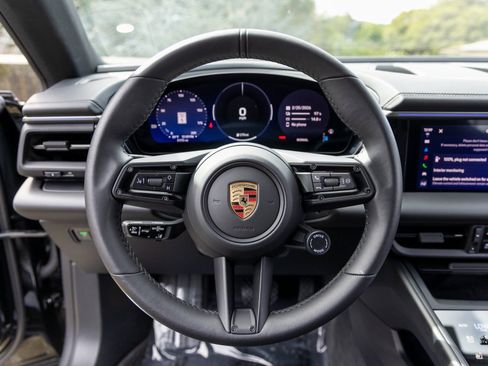 Certified 2025 Porsche Macan Electric image 31