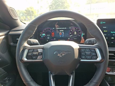 Used 2025 Ford Mustang Coupe RWD image 19