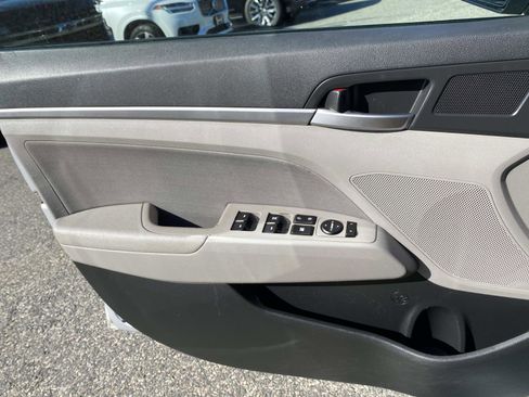 Used 2019 Hyundai Elantra SEL FWD image 20