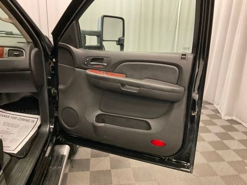 Used 2008 Chevrolet Silverado 2500 LTZ w/ Safety Package AWD/4WD image 29