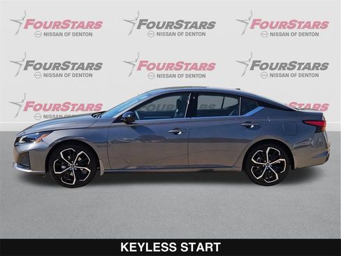 New 2025 Nissan Altima 2.5 SR image 8