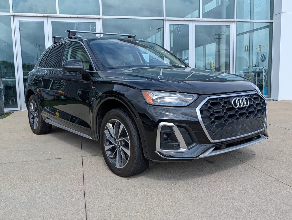 Used 2023 Audi Q5 2.0T Premium w/ Convenience Package AWD/4WD image 2