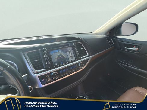 Used 2018 Toyota Highlander Limited Platinum AWD/4WD image 22
