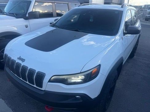 Used 2021 Jeep Cherokee Trailhawk w/ Comfort/Convenience Group AWD/4WD image 2