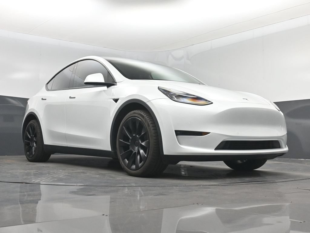 Used 2022 Tesla Model Y Long Range AWD/4WD image 32