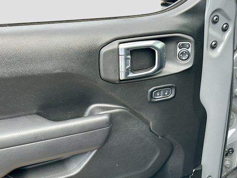 Used 2022 Jeep Wrangler Rubicon image 18