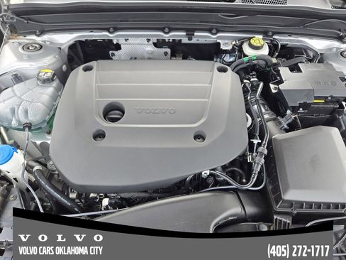 Certified 2025 Volvo XC40 B5 Core AWD/4WD image 25