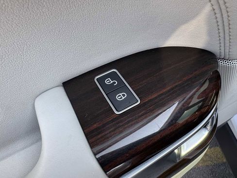 Used 2017 Land Rover Range Rover Supercharged image 57