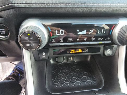 Certified 2025 Toyota RAV4 XLE AWD/4WD image 18