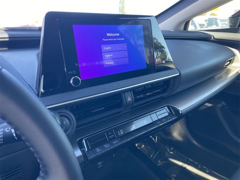 Certified 2025 Toyota Prius LE image 27