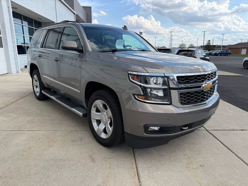 Used 2018 Chevrolet Tahoe LT w/ LT Signature Package image 3