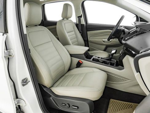 Used 2019 Ford Escape Titanium image 30