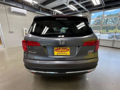 Used 2017 Honda Pilot Elite image 4