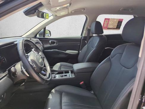 Used 2024 Kia Sorento EX AWD/4WD image 16