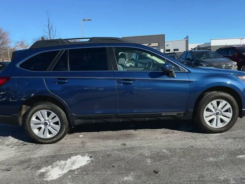 Used 2019 Subaru Outback 2.5i Premium image 9