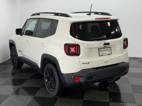 Used 2018 Jeep Renegade Altitude AWD/4WD image 8