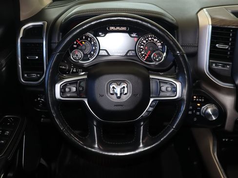 Used 2019 RAM 1500 Laramie AWD/4WD image 16