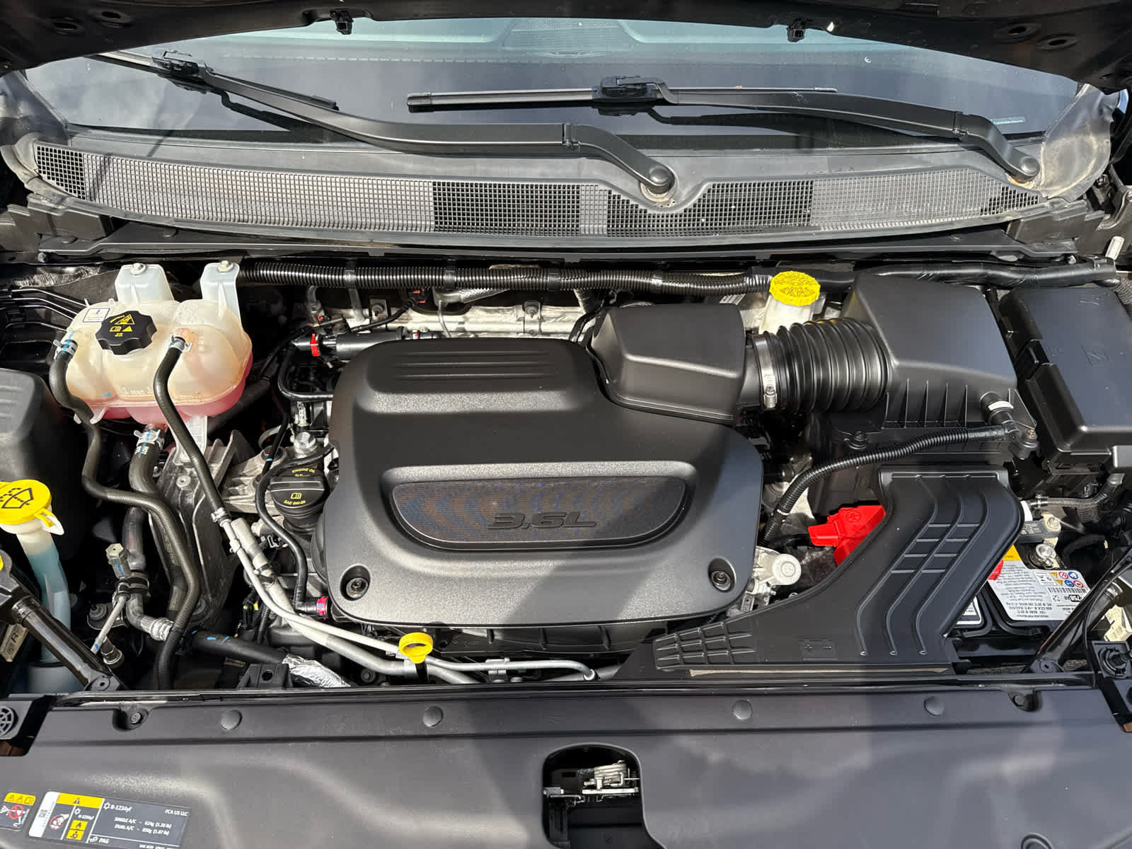 Used 2024 Chrysler Pacifica Touring FWD image 19