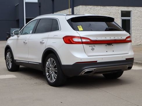 Used 2016 Lincoln MKX Reserve w/ Climate Package FWD image 3