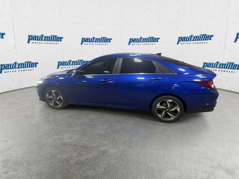 Used 2022 Hyundai Elantra SEL w/ Convenience + Premium Package FWD image 7