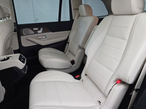 New 2026 Mercedes-Benz GLS 450 4MATIC image 15