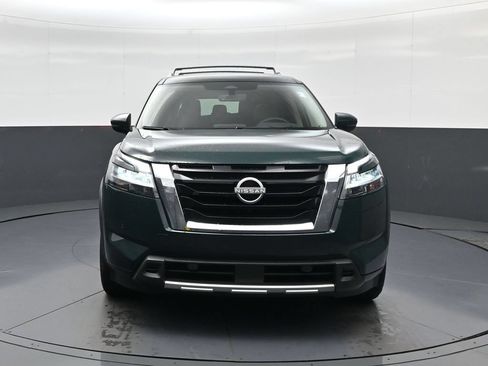 Used 2024 Nissan Pathfinder Platinum w/ Cargo Package FWD image 3