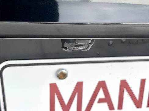 Used 2024 Toyota Highlander XLE image 48