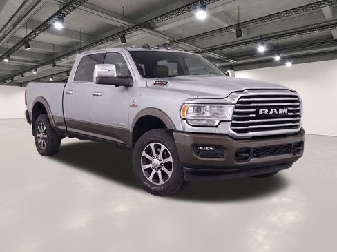 Used 2023 RAM 2500 Limited AWD/4WD image 2