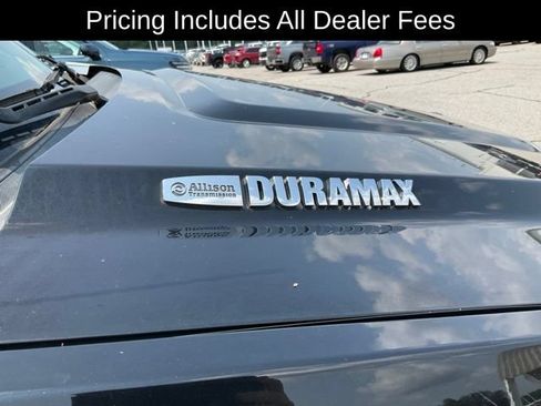 Used 2019 GMC Sierra 3500 Denali w/ Duramax Plus Package AWD/4WD image 9