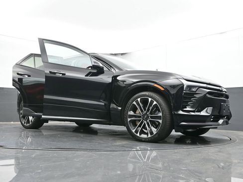 Used 2025 Chevrolet Blazer EV SS w/ Performance Package image 71