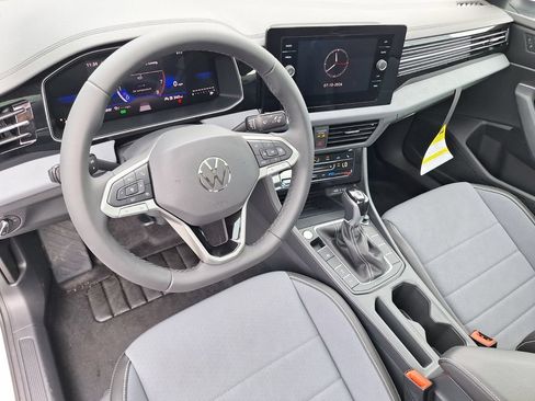 New 2026 Volkswagen Jetta SE FWD image 19