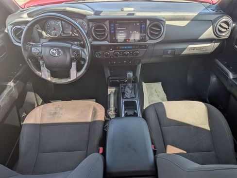 Used 2017 Toyota Tacoma TRD Sport AWD/4WD image 26