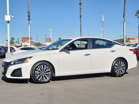 Used 2024 Nissan Altima 2.5 SV image 26