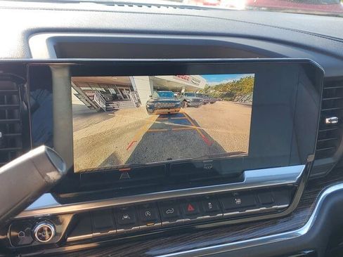 Used 2024 GMC Sierra 1500 SLE image 25